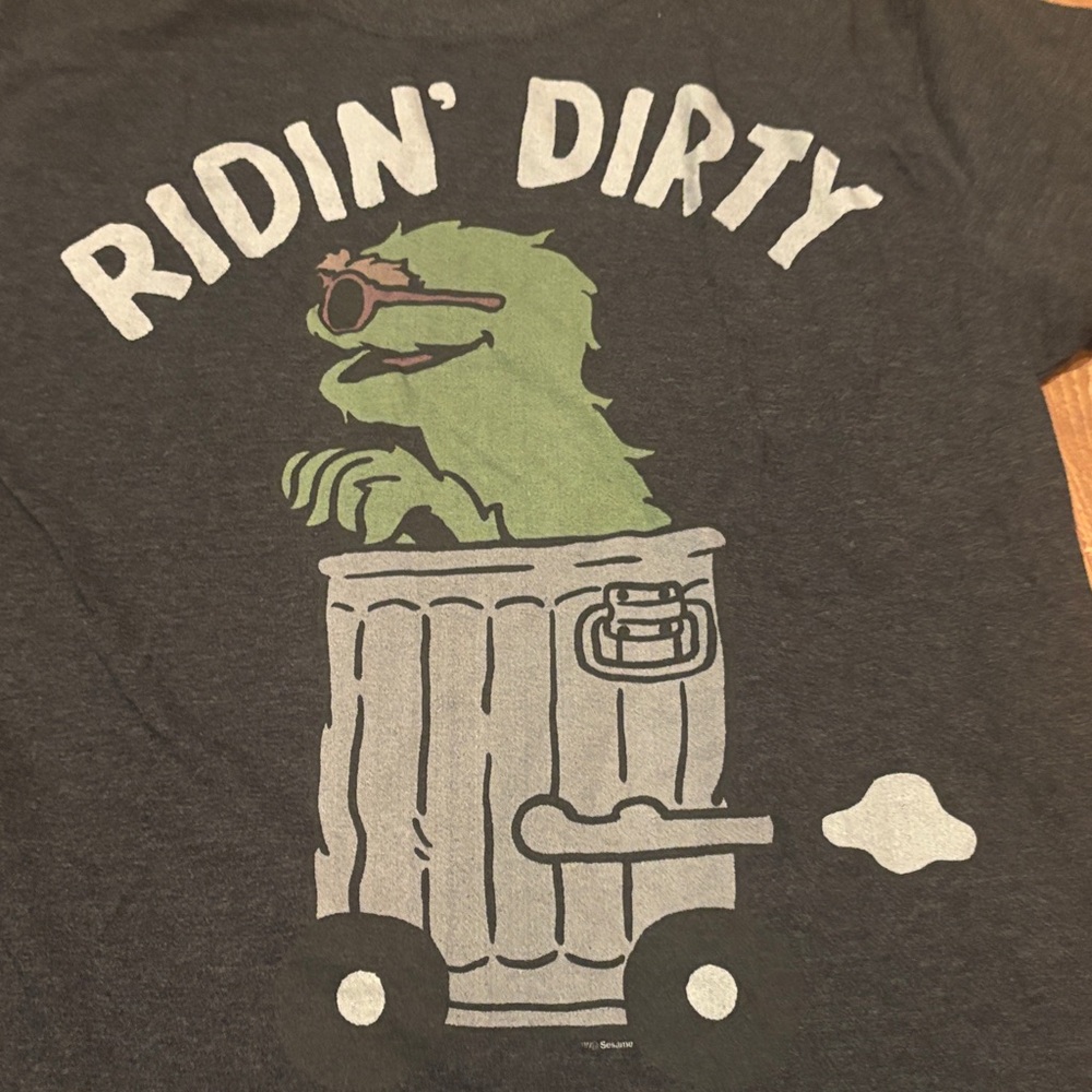 Sesame Street Oscar the Grouch Ridin' Dirty Graphic T-Shirt - Picture 2 of 3